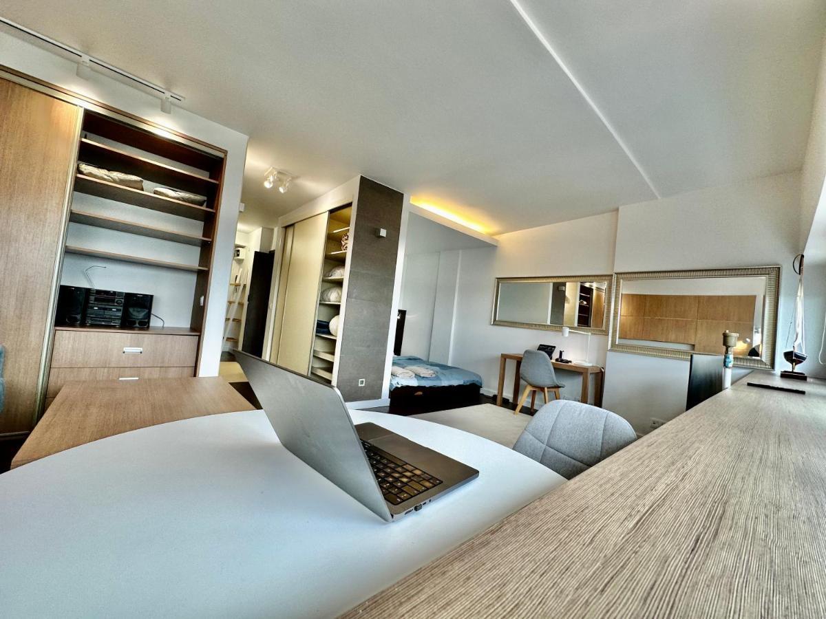 Top Metro X2 Fast Wifi 400 Mbs 70'Tv Netflix Hbo Max Appletv+ Disney+ 바르샤바 외부 사진