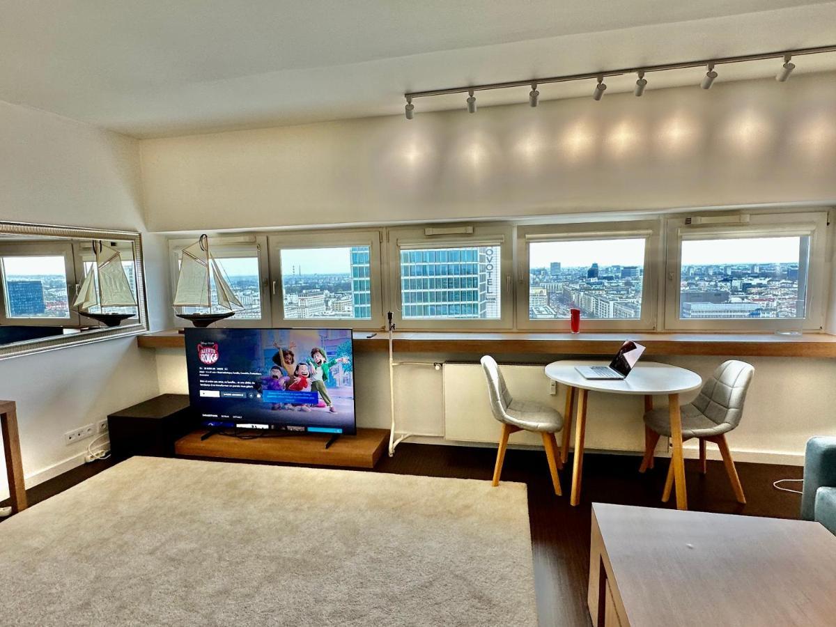 Top Metro X2 Fast Wifi 400 Mbs 70'Tv Netflix Hbo Max Appletv+ Disney+ 바르샤바 외부 사진